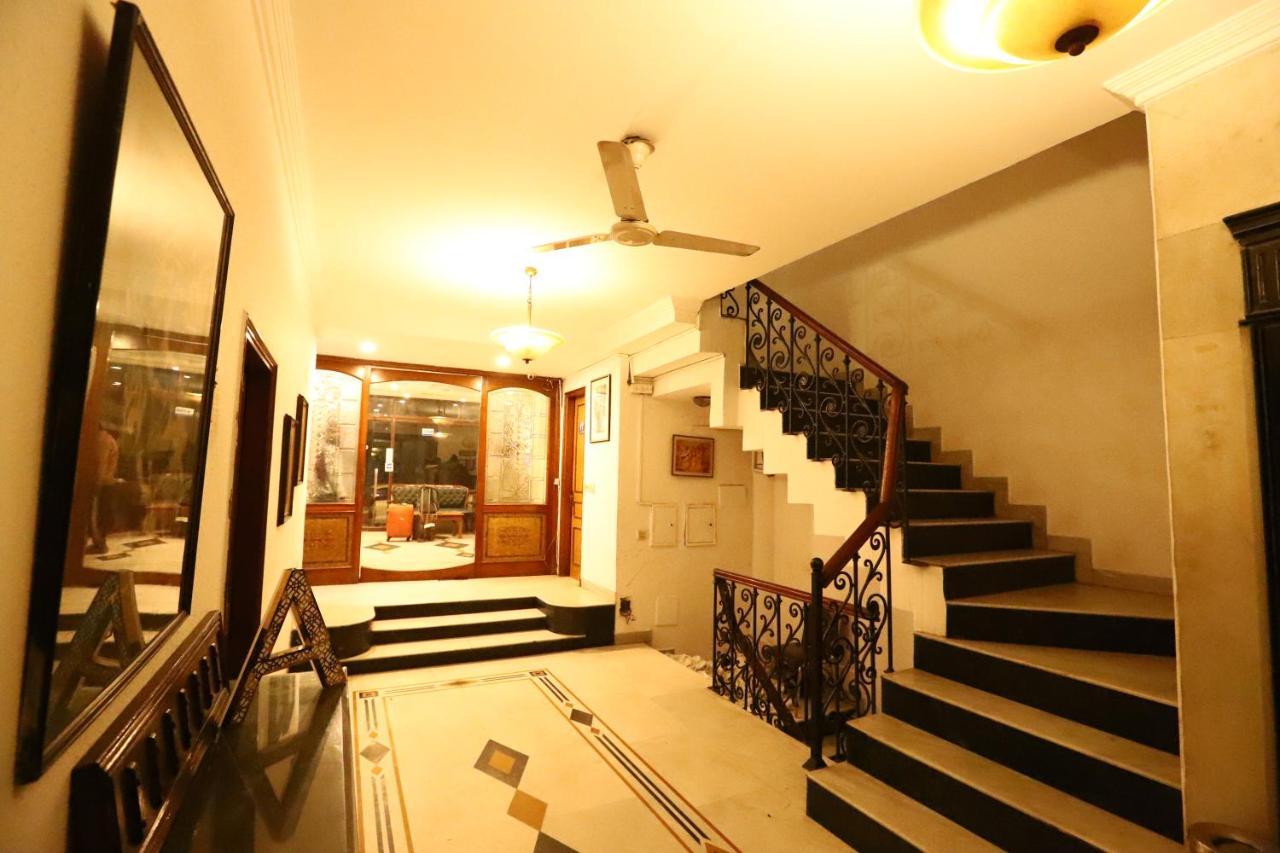 Hotel Ambica Palace Aiims New Delhi - Couple Friendly Local Id Accepted Zewnętrze zdjęcie