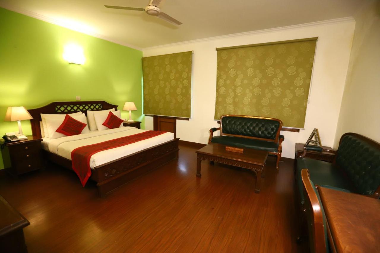 Hotel Ambica Palace Aiims New Delhi - Couple Friendly Local Id Accepted Zewnętrze zdjęcie