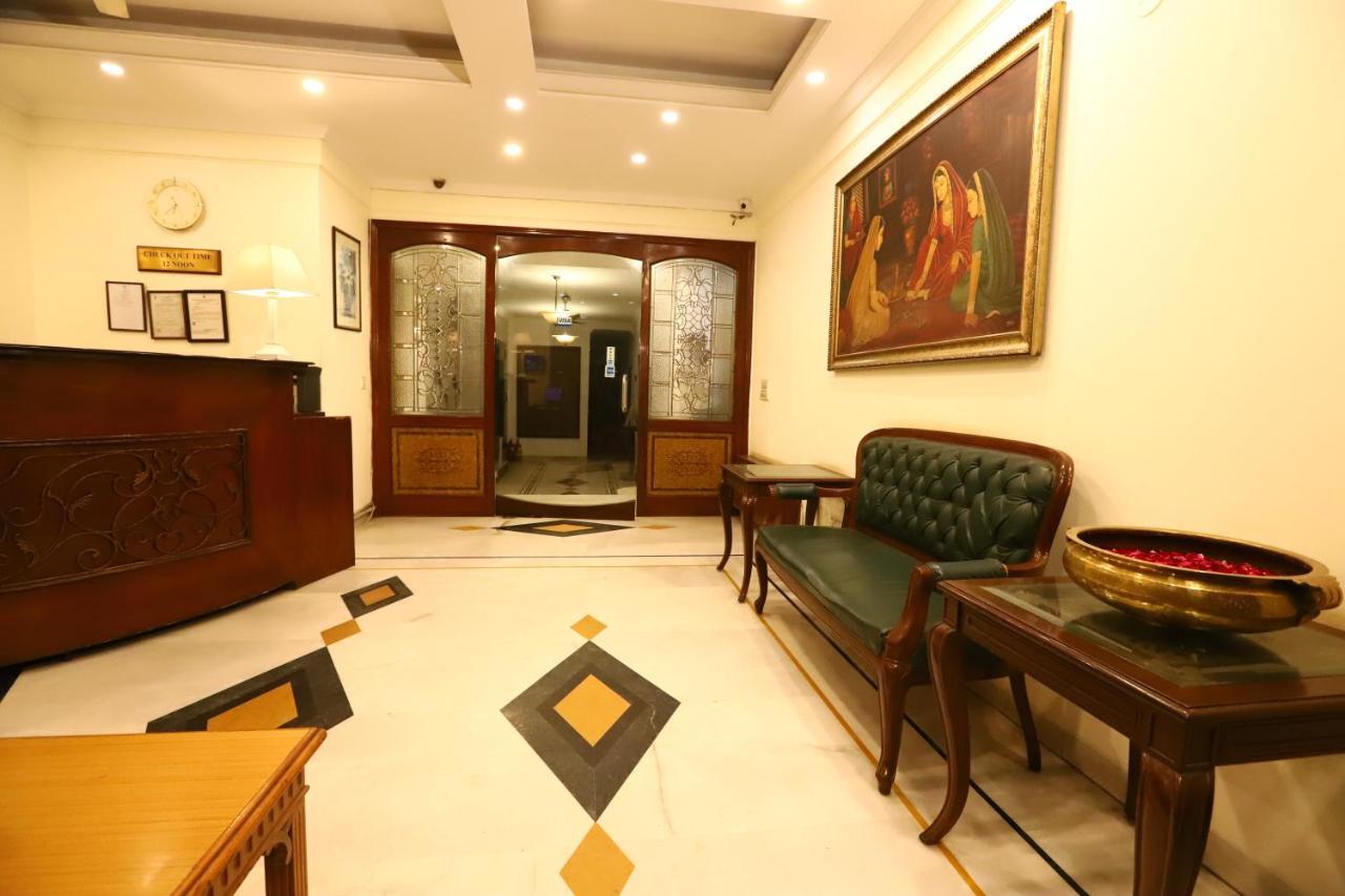 Hotel Ambica Palace Aiims New Delhi - Couple Friendly Local Id Accepted Zewnętrze zdjęcie