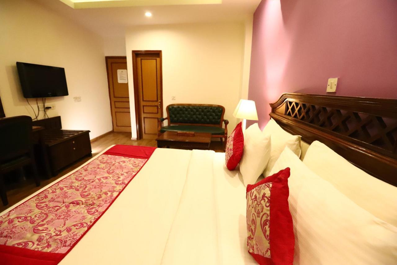 Hotel Ambica Palace Aiims New Delhi - Couple Friendly Local Id Accepted Zewnętrze zdjęcie